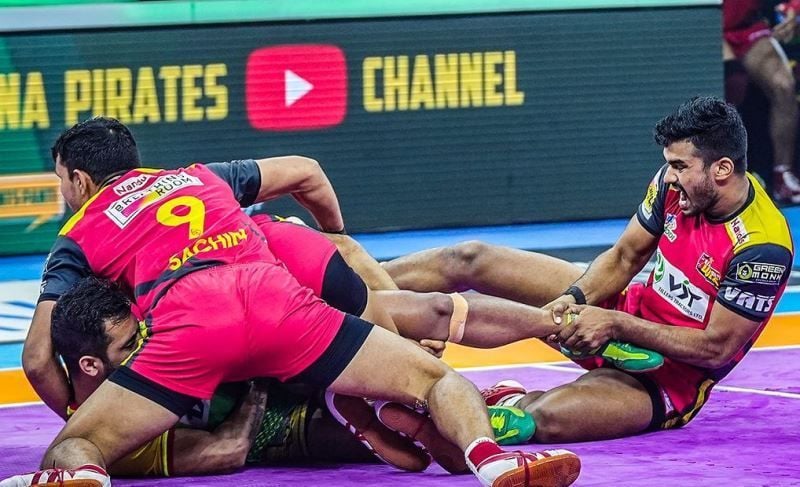 Aman (right) during a match in Pro Kabaddi League Season 9