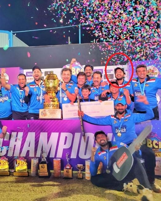 Amey with his Punit Balan Cricket League (PBCL) cricket team