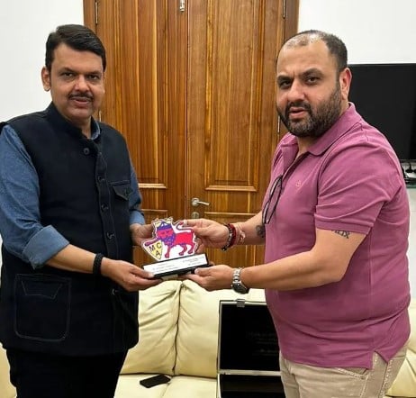 Amol Kale with Devendra Fadnavis