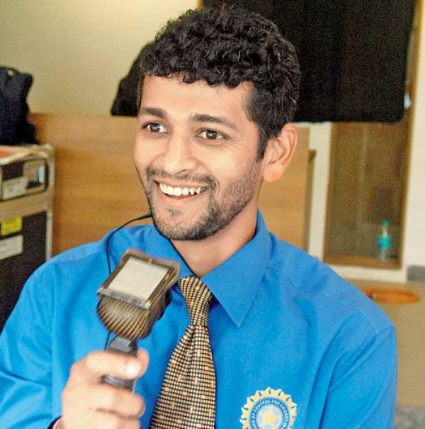 Amol Muzumdar doing commentary in a match