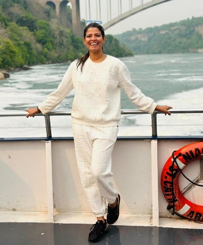 Amrutha Suresh during a trip