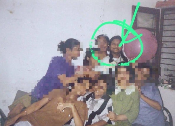 An old picture of Dr Shaheen Sayeed with her friends