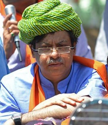 An old picture of Jayant Advani