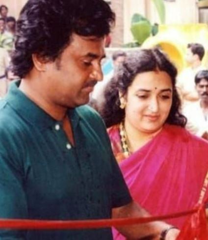 An old picture of Latha Rajinikanth with her husband