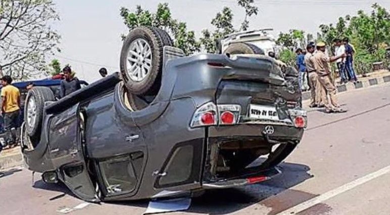 An overturned vehicle of Aditi Singh after the attack by goons of Awadhesh Singh