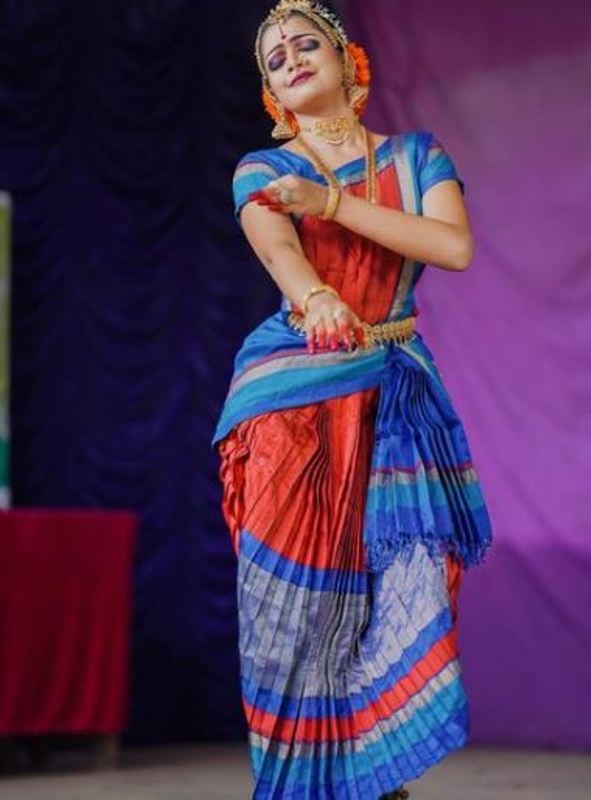 Ananthika Sanilkumar performing Kuchipudi