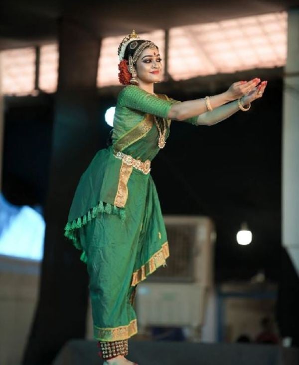 Ananthika Sanilkumar performing at the Koodalmanikyam Temple, Irinjalakuda
