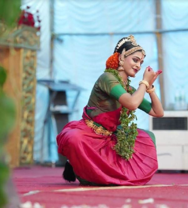Ananthika Sanilkumar performing at the Thriprayar Sreerama Temple