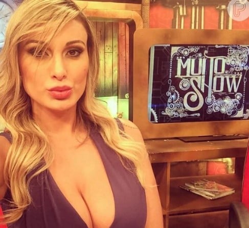 Andressa Urach while promoting the Muito Show on RedeTV