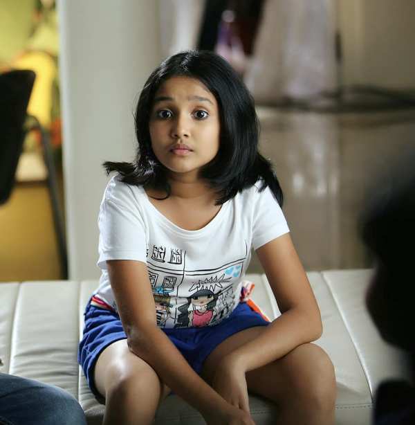 Anikha Surendran as Shivani in a still from the Malayalam film Bhaskar The Rascal (2015)