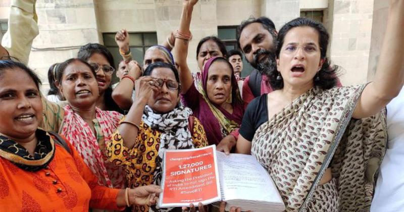 Anjali Bhardwaj along with other activists protesting against the RTI Amendment Bill in 2019