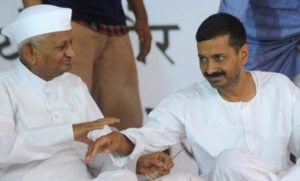 Anna Hazaare with Arvind Kejriwal on protest
