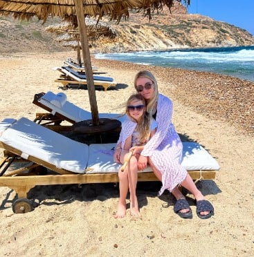 Anna Radzinskaya during a trip with her daughter, Like Nastya