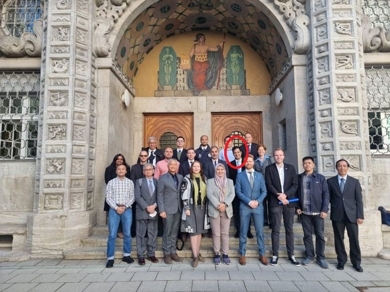 Anupam Agrawal with police officials from other countries during his visit to Munich