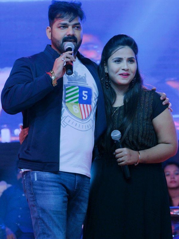Anupama Yadav with Pawan Singh