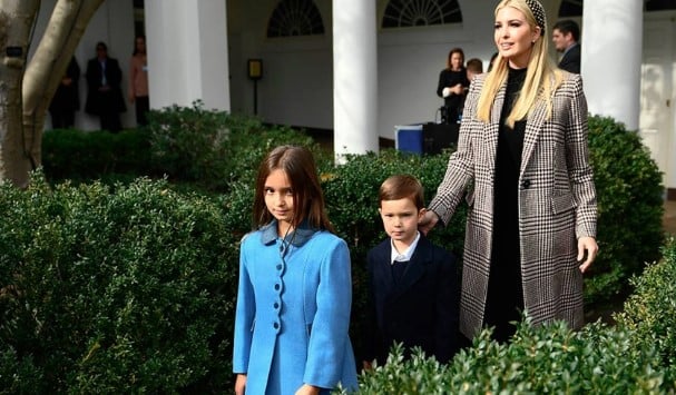 Arabella Rose Kushner with her mother and brother at the White House in 2017