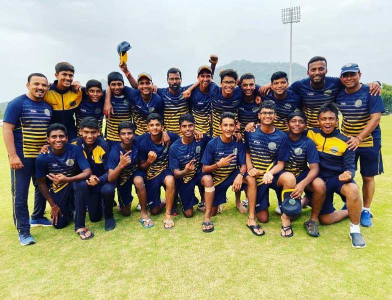 Aravelly Avanish with the Hyderabad State team