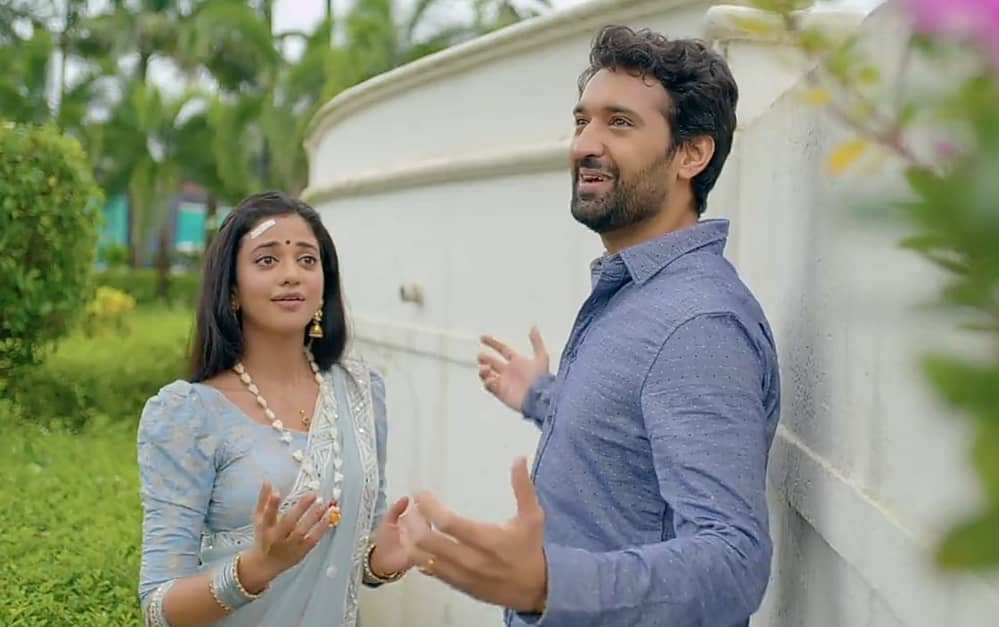 Arjun Aneja with Shruti Sharma (left) during the shoot of a TV show