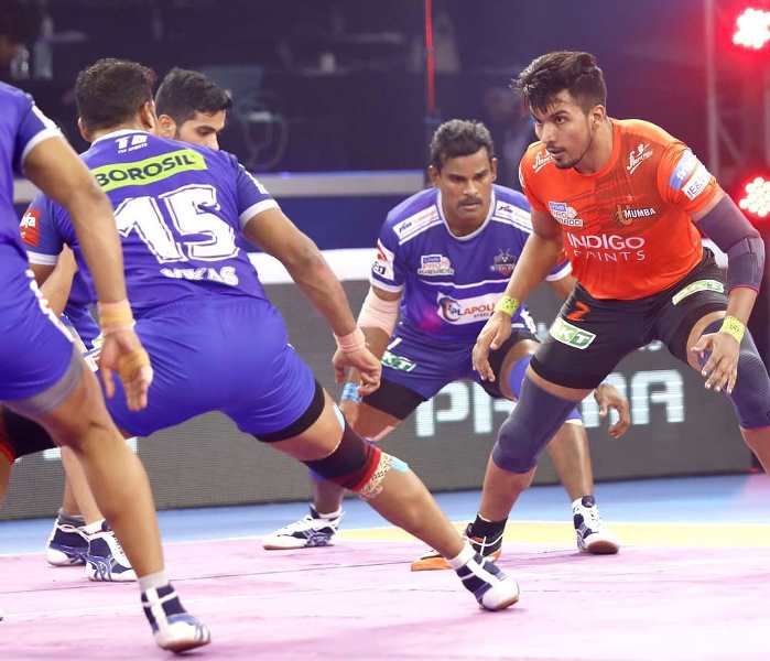 Arjun Deshwal while raiding in a match against Haryana Steelers in PKL season 7