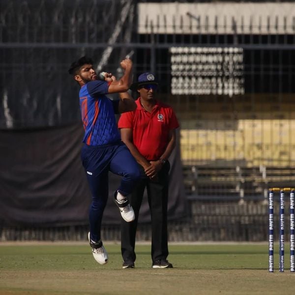 Arshad Khan playing for Madhya Pradesh