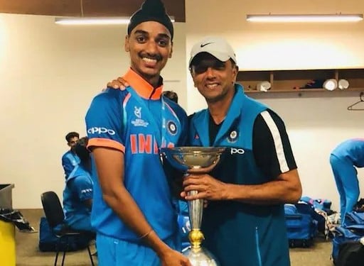 Arshdeep Singh with Rahul Dravid (right) with the 2018 Under-19 World Cup Trophy