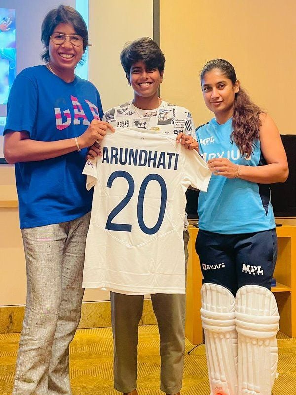 Arundhati Reddy with Mithali Raj and Jhulan Goswami