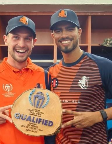 Aryan Dutt with Clayton Floyd (left) after qualifying in the 2023 ODI World Cup Qualifier Tournament