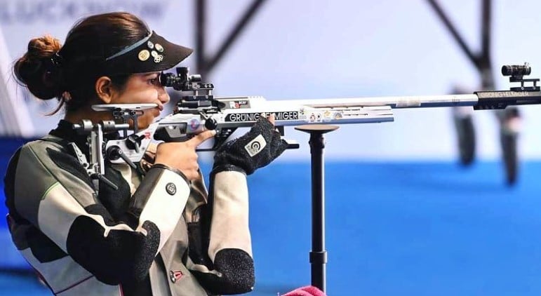 Ashi Chouksey while practising Air Rifle shooting
