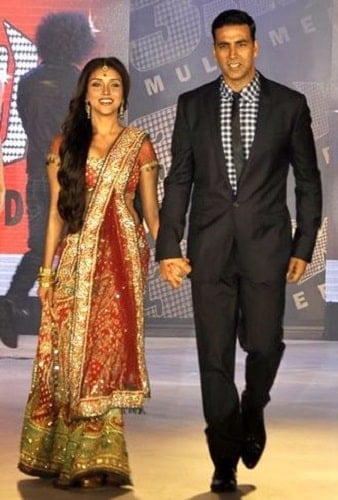 Asin in a fashion show