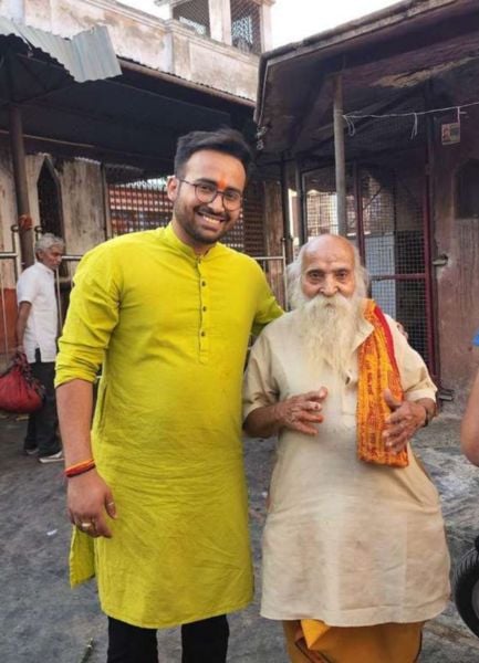 Astro Arun Pandit (left) during the