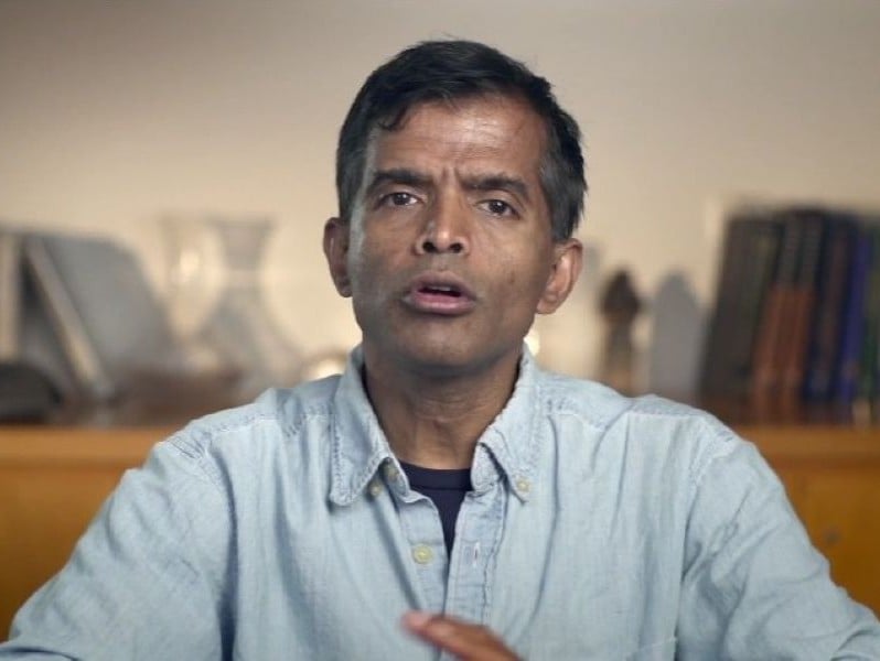 Aswath Damodaran teaching on his YouTube channel