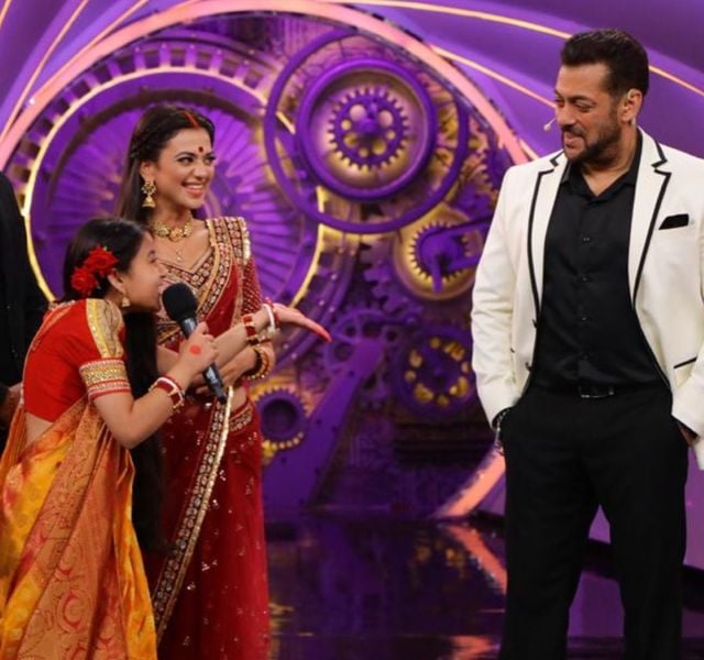 Aurra Bhatnagar Badoni (extreme left) in a still from the fourteenth season of the Hindi reality TV series titled 