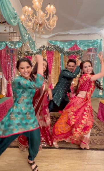 Aurra Bhatnagar Badoni (extreme left) with other star cast members of the Hindi TV series titled 