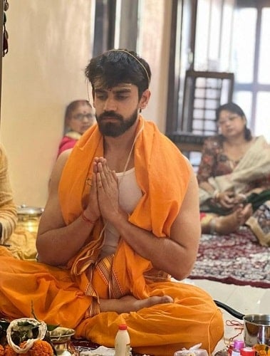 Avinash Mishra during a pooja at his home