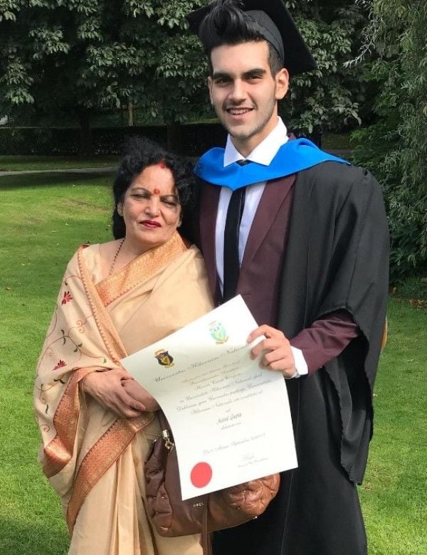 Aviral Gupta with his mother, Anita Gupta, during his convocation ceremony