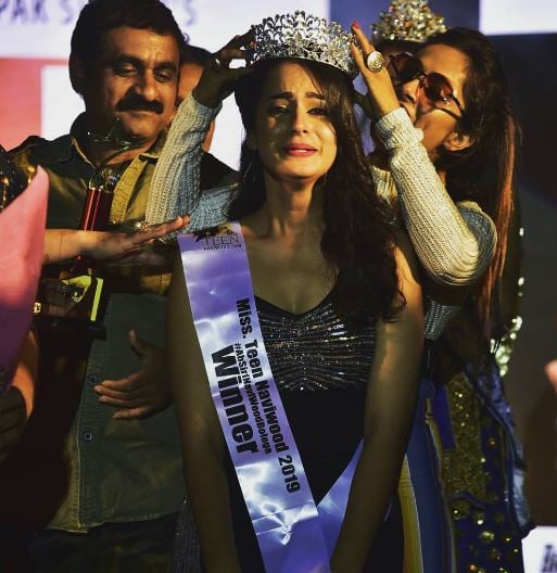 Ayesha Khan crowned Miss Teen Naviwood 2019
