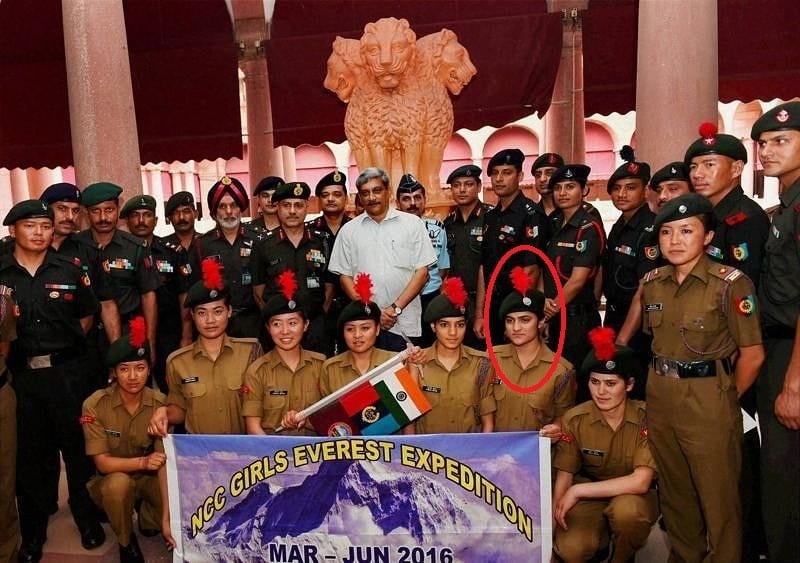 Baljeet Kaur, along with other NCC cadets, holding the banner of NCC Girls Mount Everest Expedition