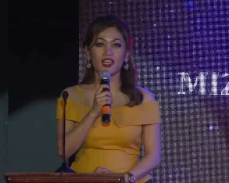 Baryl Vanneihsangi hosting the Lelte Award show