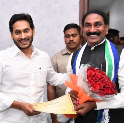 Beeda Masthan Rao while joining the Yuvajana Sramika Rythu Congress Party (YSRCP)