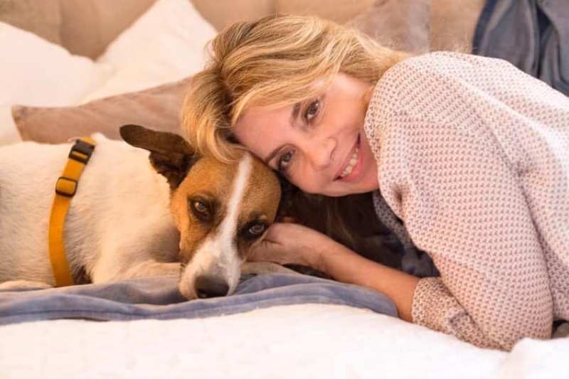 Benedicta Boccoli with her pet