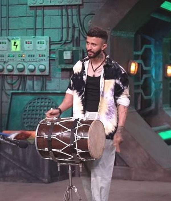 Bhawish Madaan playing Dhol during his audition in 