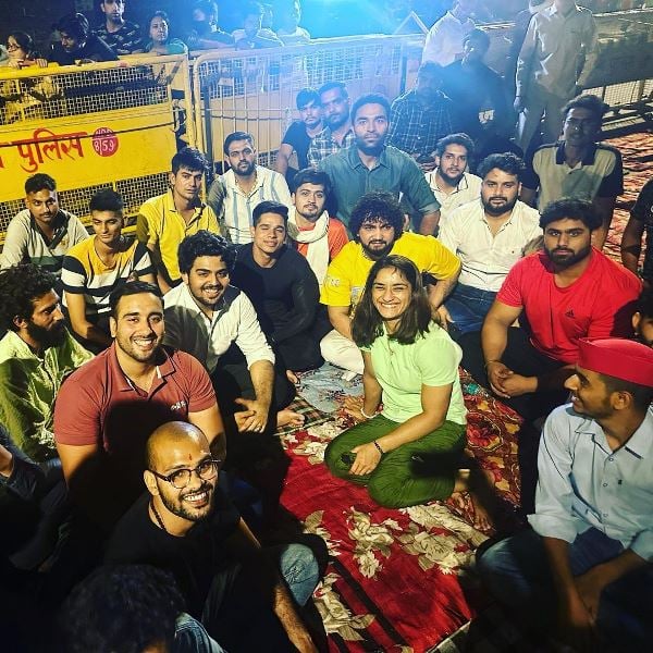 Biru Kataria with the wrestlers protesting against harassment in Jantar Mantar, Delhi