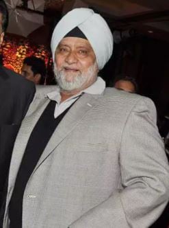 Bishan Singh Bedi attending the wedding of Puja Sharma