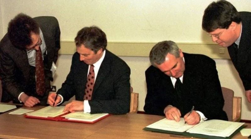 British and Irish Heads of State signing peace documents