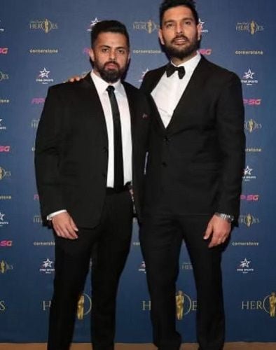 Bunty Sajdeh with Yuvraj Singh