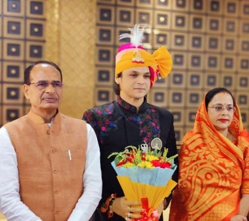 CM Shivraj Singh &amp; his wife Sadhna Singh at Akash’s wedding