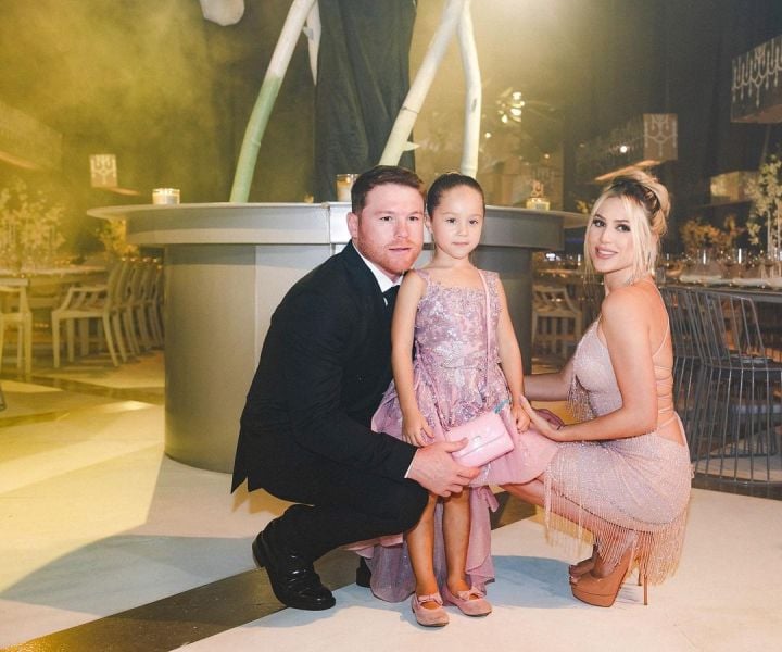 Canelo Alvarez and Fernanda Gómez with their daughter Maria
