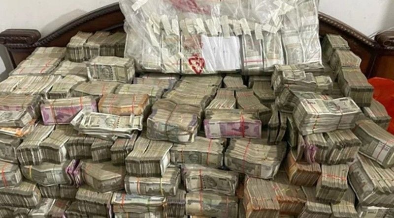 Cash found during raid at Sanjay Bhandari Finance
