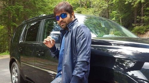 Chalaki Chanti smoking