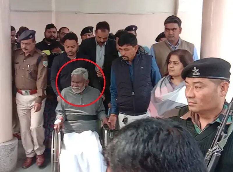 Champai Soren being taken to the hospital